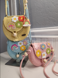 Zinnia Mini Colección Flores - bolsitos para niña en amarillo, azul y rosa con flores tejidas