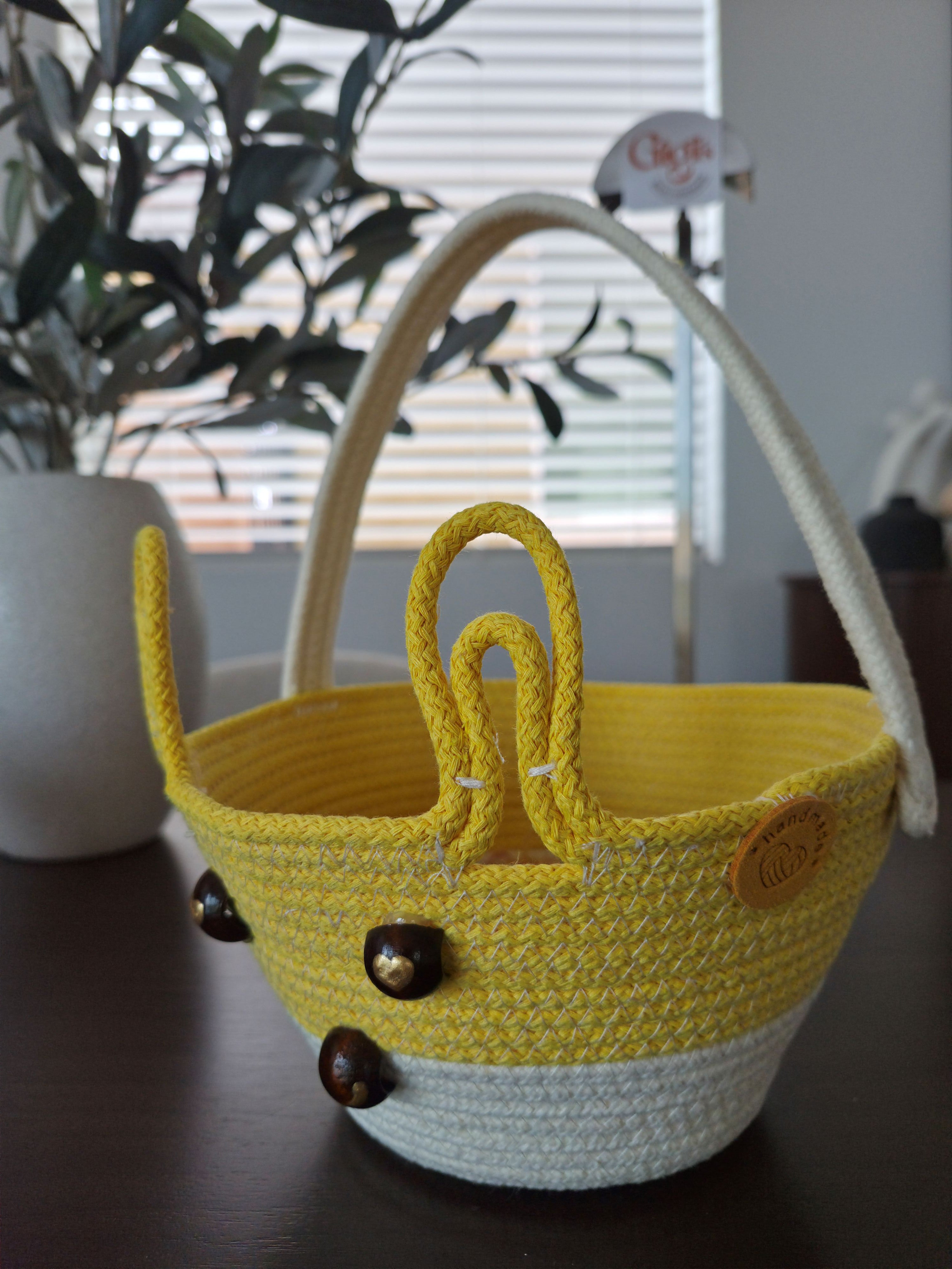 Zinnia Easter Basket CONEJITA